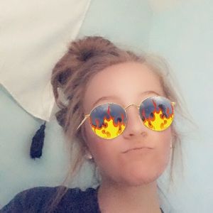 Meet your Posher, Mollie